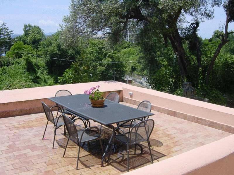 الشقق الفندقية يوتْسْوولْفي  Flegrea House المظهر الخارجي الصورة