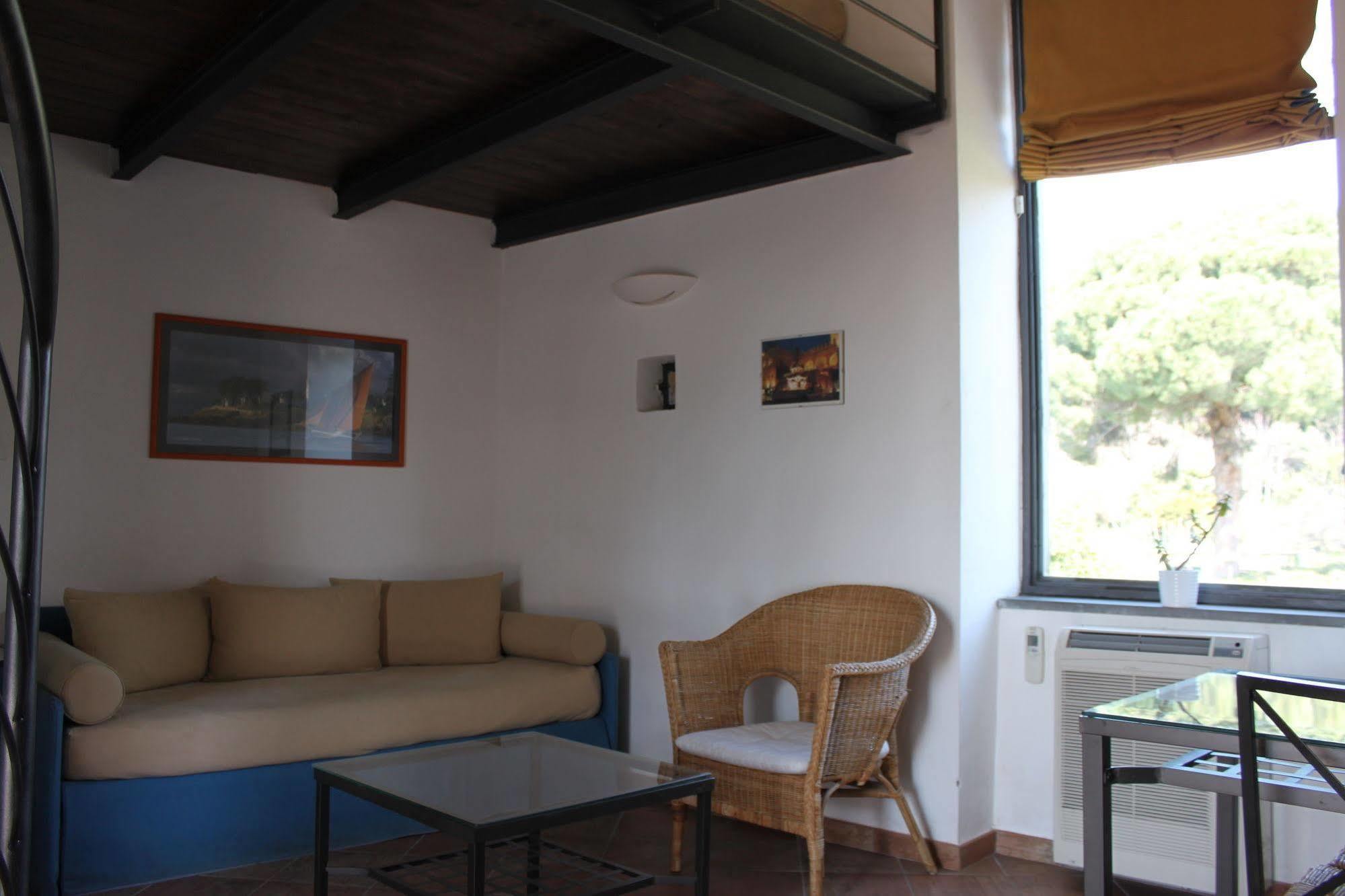 الشقق الفندقية يوتْسْوولْفي  Flegrea House المظهر الخارجي الصورة